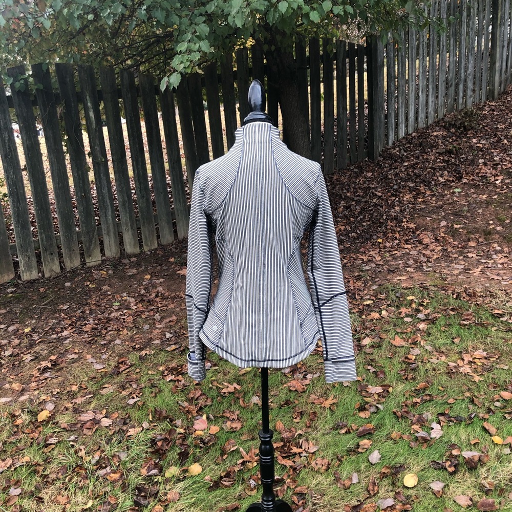 LULULEMON Jacket - Picture 2 of 6